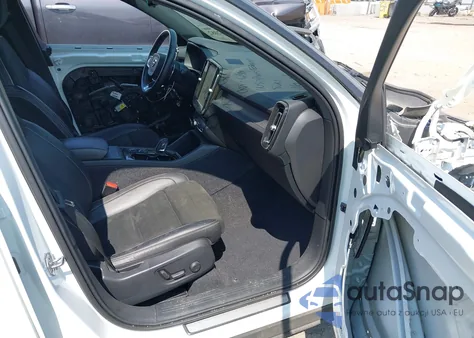 2020 Volvo Xc40 T5 R-Design from USA, damaged, VIN YV4162UM6L2279763